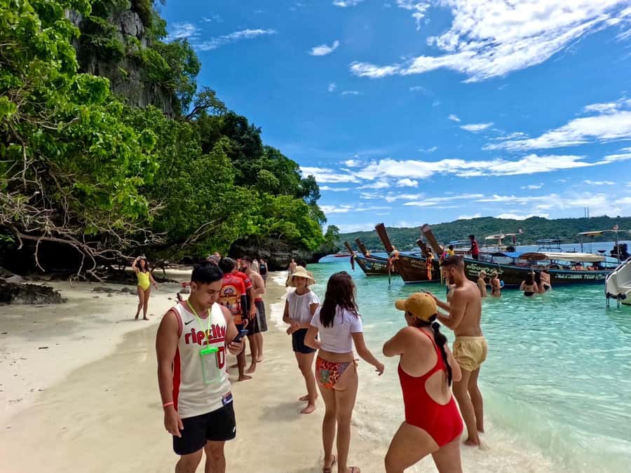 Krabi: Early Bird Phi Phi, Maya & 4 Islands Speedboat Tour - Chicken Island is a photo stop, not a long visit