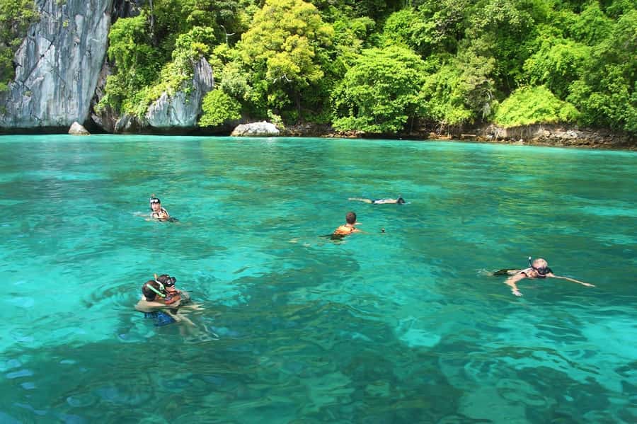 Krabi: Early Bird Phi Phi, Maya & 4 Islands Speedboat Tour - Poda Island closes the afternoon