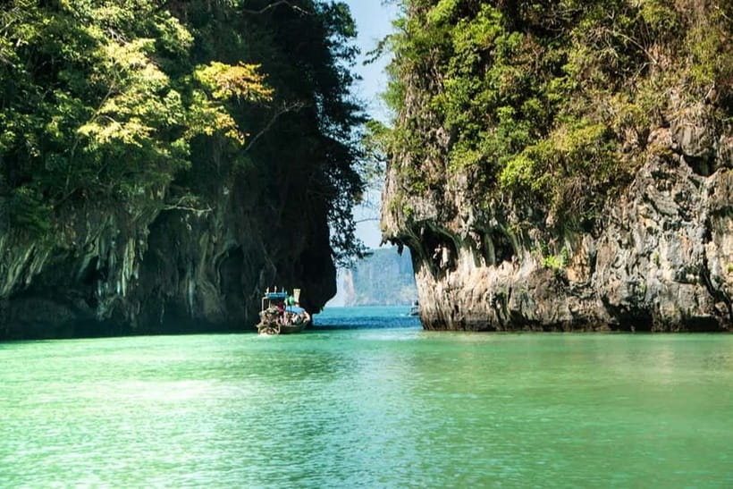 Krabi: Hong Island with Kayaking by speedboat - Hong Lagoon, a dramatic first stop