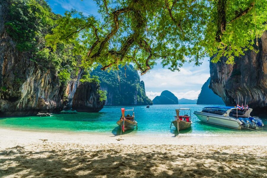 Krabi: Hong Islands Day Trip by Speedboat with Lunch - Hong Island beach: your main swimming stop