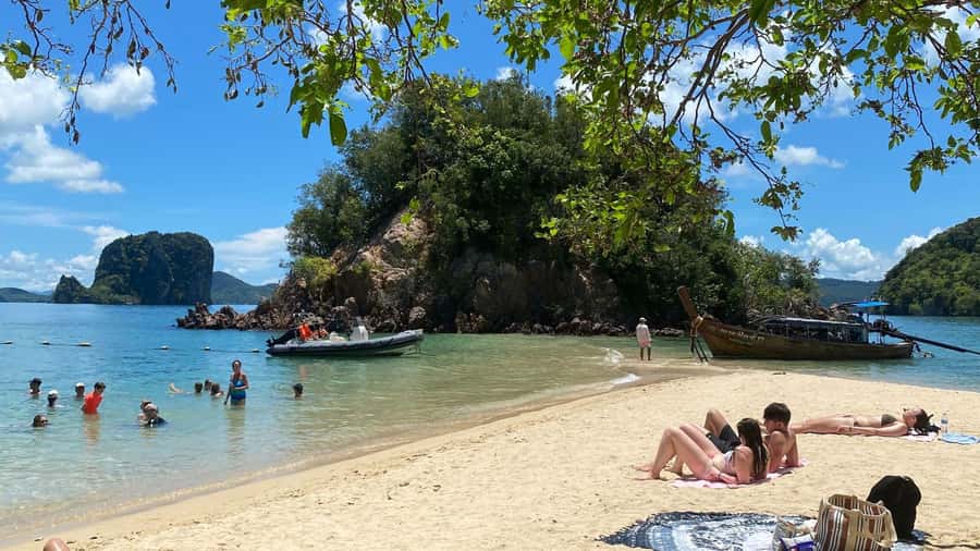 Krabi: Hong Islands Full-Day Private Speedboat Charter Tour - My verdict on the guides and service