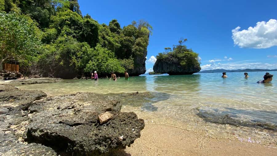 Krabi: Hong Islands Full-Day Private Speedboat Charter Tour - Comfort, safety, and who should skip it