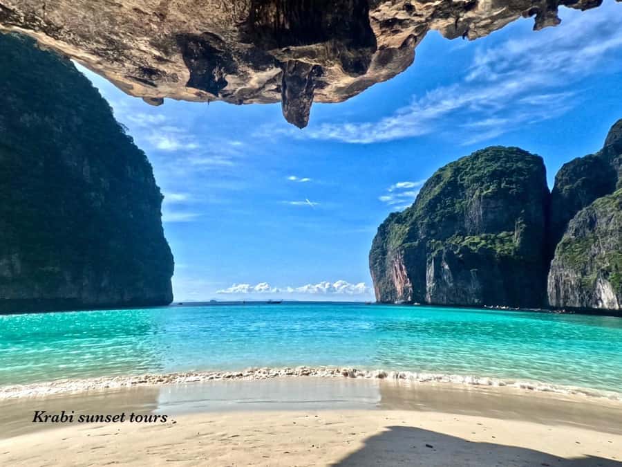 Krabi: Phi Phi & 4 Islands Sunset Tour by Speedboat - Phi Phi Don and a practical Thai buffet