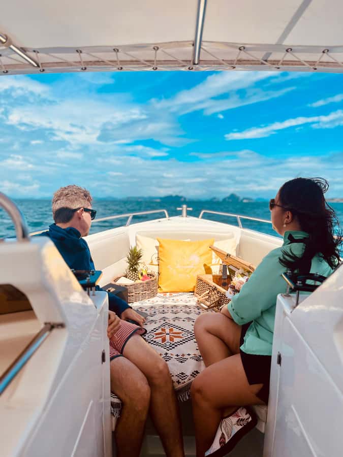 Krabi: Private Luxury Speedboat with picnic beach (4 island) - Food, drinks, and onboard comfort