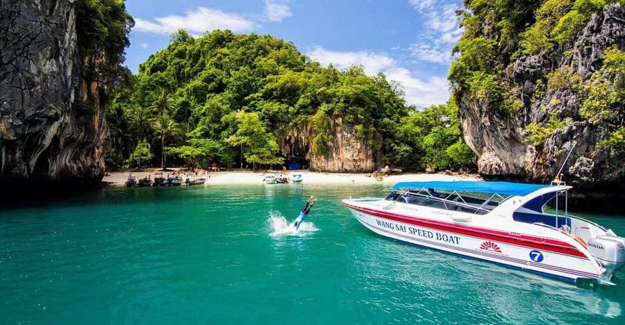 Krabi's Hong Island Speed Boat Blast with 360° Viewpoint - Hong Island beach: lunch, free time, and clear water
