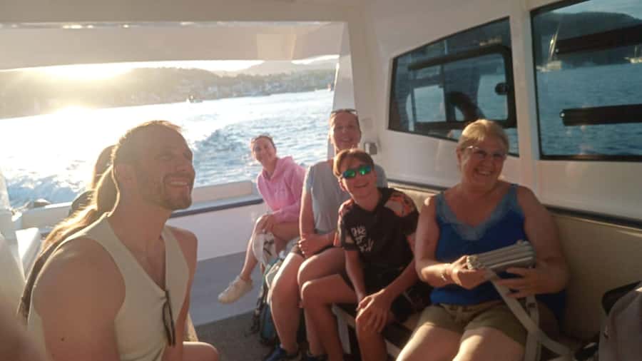 Labuan bajo: One Day Komodo Private & Shared Speedboat Trip - The crew, boat, and overall feel