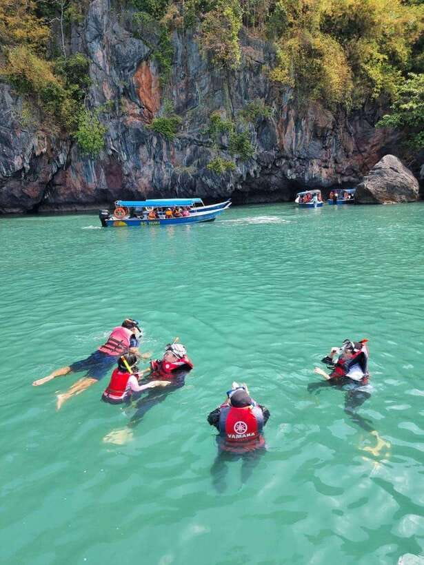 Langkawi: Tanjung Rhu Mangrove Speedboat Tour - Crocodile Cave and its unusual rock shapes