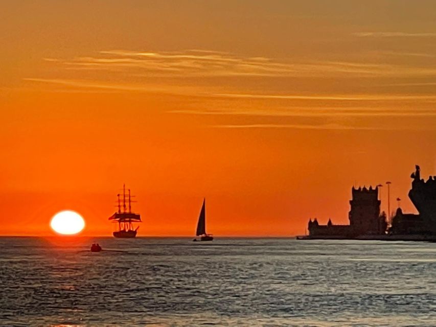 Lisbon Speedboat Sunset with Monuments Sightseeing - Under the 25 de Abril Bridge