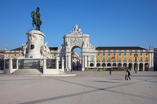 Lisbon: Sunset SpeedBoat Tour - Key points at a glance