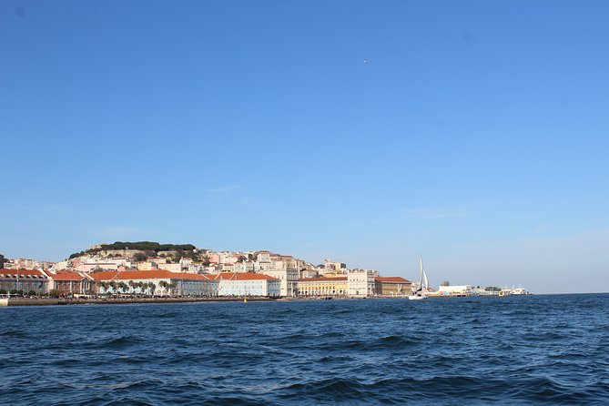 Lisbon: Sunset SpeedBoat Tour - Commerce Square and Cais das Colunas from the river