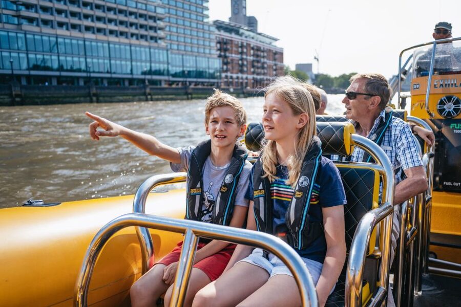 London: 45-Minute Speedboat Sightseeing Tour - Practical tips for a better ride