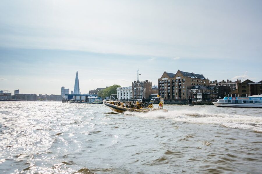 London: 45-Minute Speedboat Sightseeing Tour - From Westminster or Embankment: choosing your start