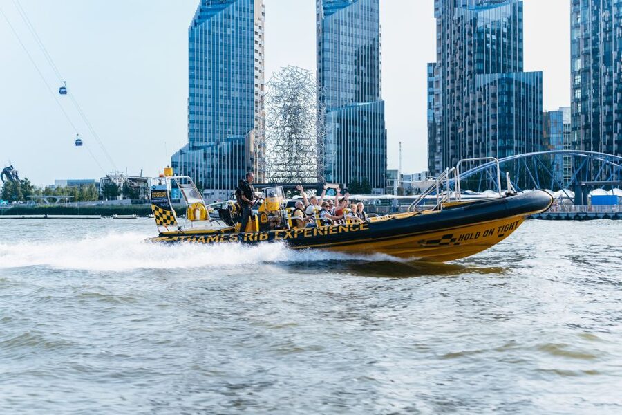 London: 45-Minute Speedboat Sightseeing Tour - Tower Bridge marks the change of mood