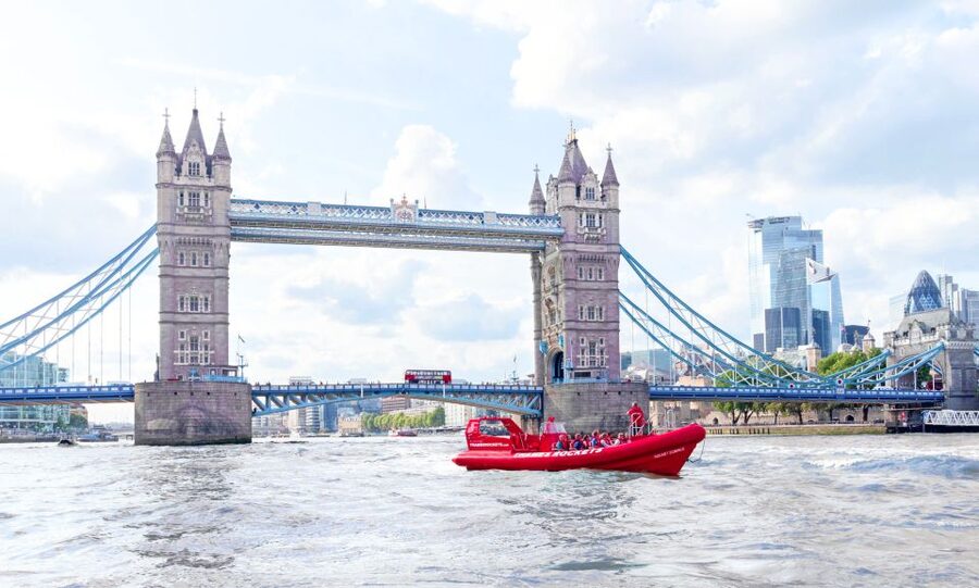 London: River Thames Speed Boat Tour - First look at the London Eye and Parliament