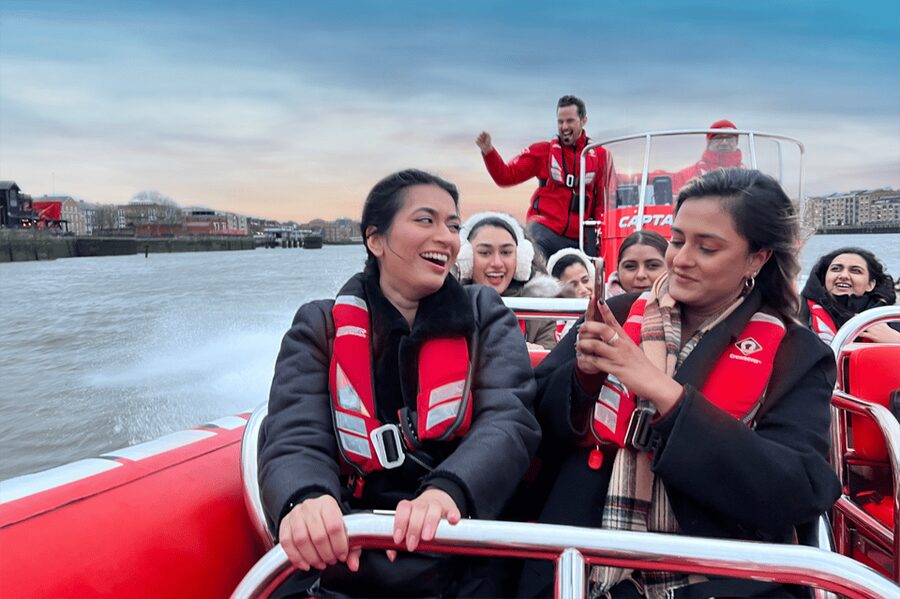 London: River Thames Sunset Speedboat Experience with Drink - London’s landmarks arrive in rapid succession