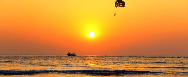 Los Cabos: Parasailing by Speedboat - What the 15-minute parasailing flight feels like