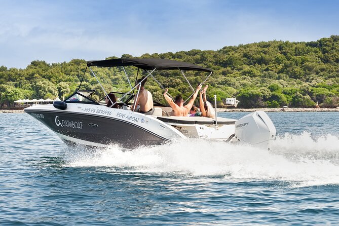 Luxury Speedboat Island Hopping with Swimming & Snorkeling - Who should book this Rovinj speedboat outing