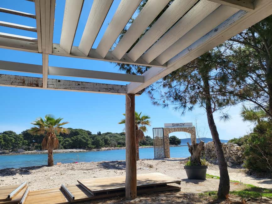 Magnific blue lagoon,speed boat towels included - Meeting the boat near Sv. Frane