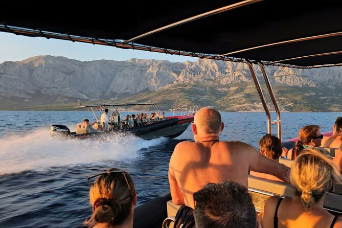 Makarska: 3-Island Golden Horn and Blue Lagoon Speedboat Tour - A fast boat, four very different stops