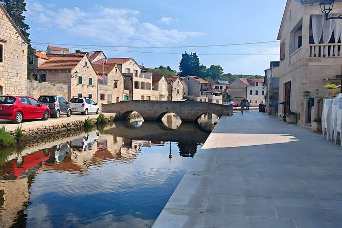 Makarska: 3-Island Golden Horn and Blue Lagoon Speedboat Tour - Vrboska on Hvar slows the day down