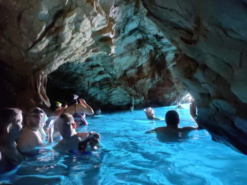 Makarska: 3-island Speedboat Cave & Blue Lagoon Tour - Swimming into Hvar’s Little Blue Cave