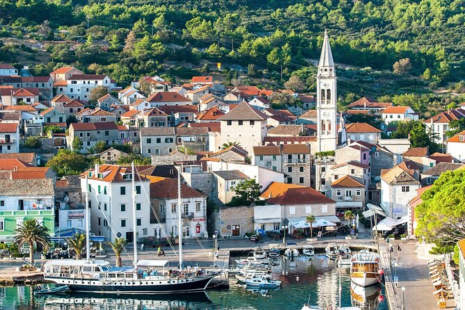 Makarska: 3-Island Speedboat Tour with Cave and Blue Lagoon - Key points at a glance