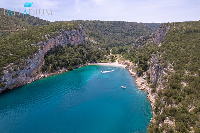 Makarska: 3 Island Speedboat Tour with Little Blue Cave & Lagoon - Starting at Makarska’s harbor