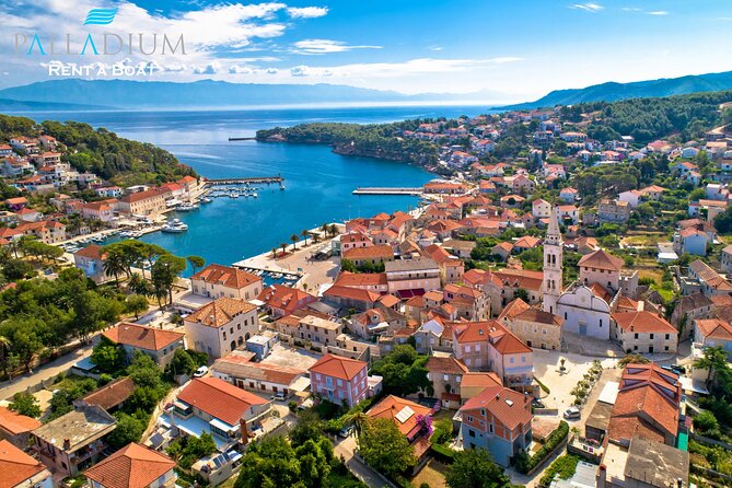 Makarska: 3 Island Speedboat Tour with Little Blue Cave & Lagoon - The Little Blue Cave and the limits of sea conditions