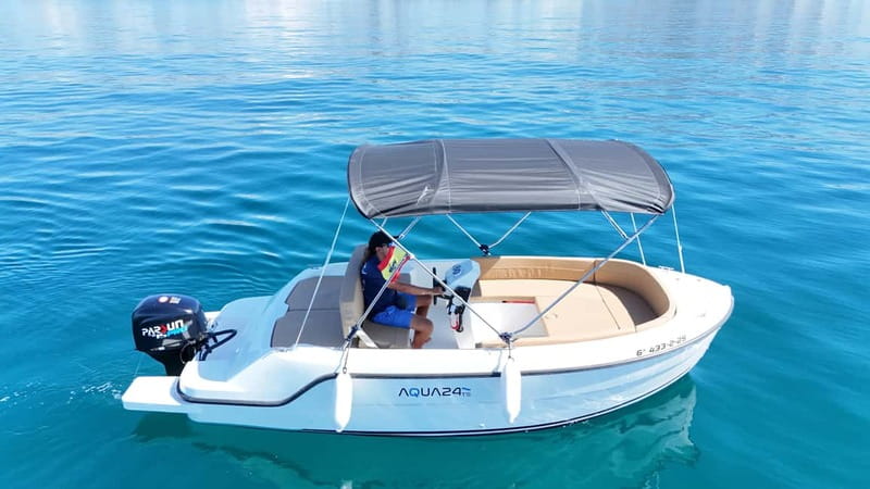 Malaga: 6-Seater Speedboat License-free Boat Rental - What the small boat includes