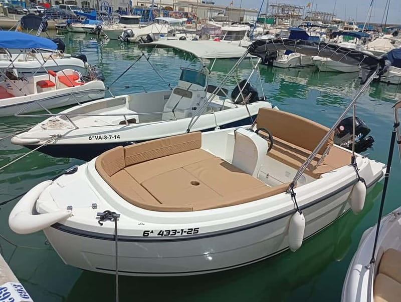 Malaga: 6-Seater Speedboat License-free Boat Rental - Who will enjoy this most