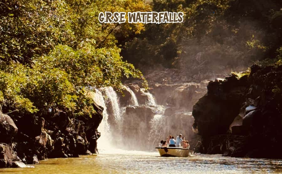 Mauritius: 5 Islands of the East Speedboat Tour with BBQ - Dolphin watching on the way offshore