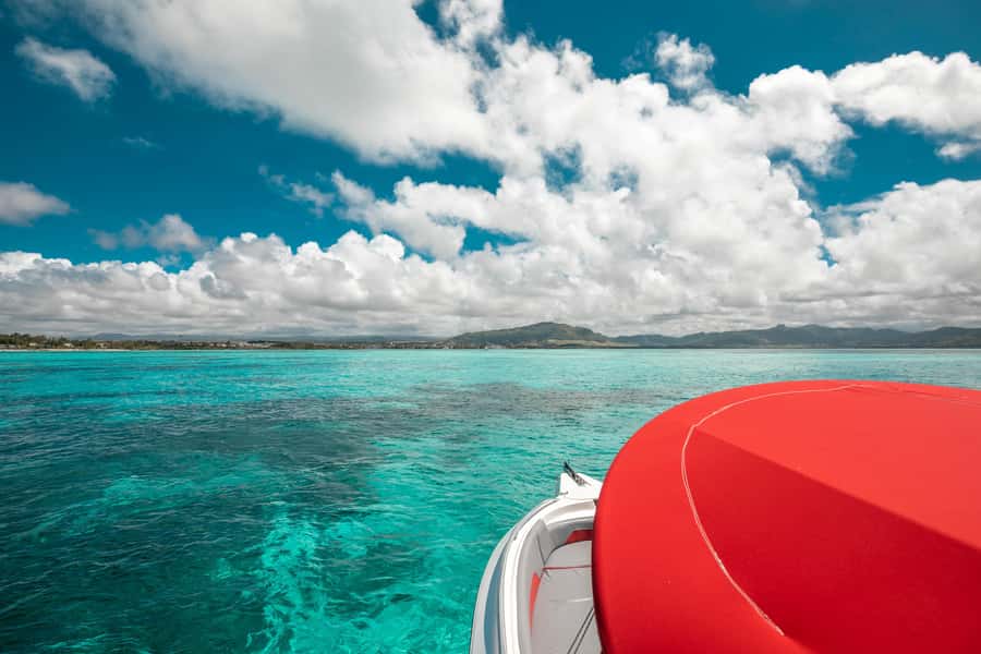 Mauritius: Full-Day Speedboat Tour to Ile aux Cerfs & BBQ - Passing the D’Alblair shipwreck and Lighthouse Island
