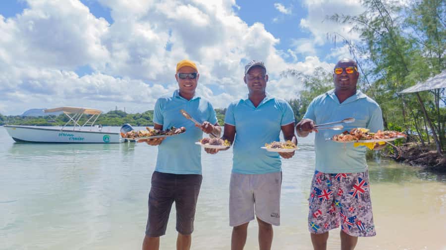 Mauritius: Speedboat Ile aux Cerfs, GRSE Waterfall, BBQ, Bar - A beach BBQ with drinks included