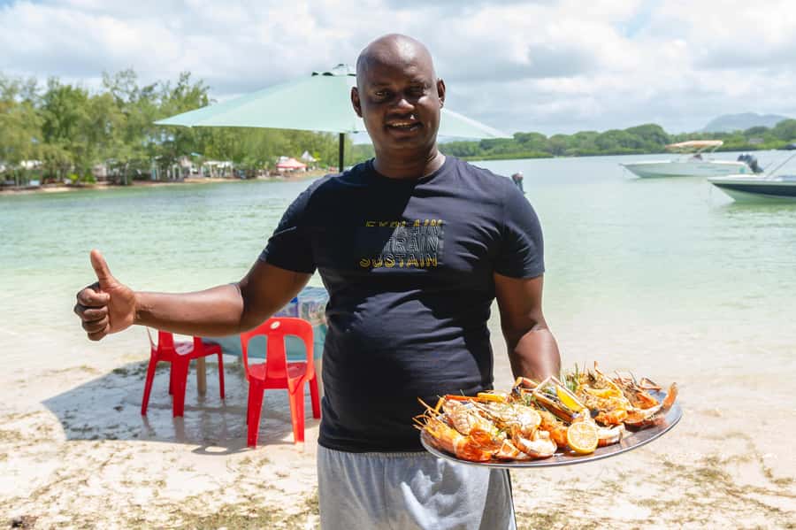 Mauritius: Speedboat Ile aux Cerfs, GRSE Waterfall, BBQ, Bar - Music, sega, and the island mood