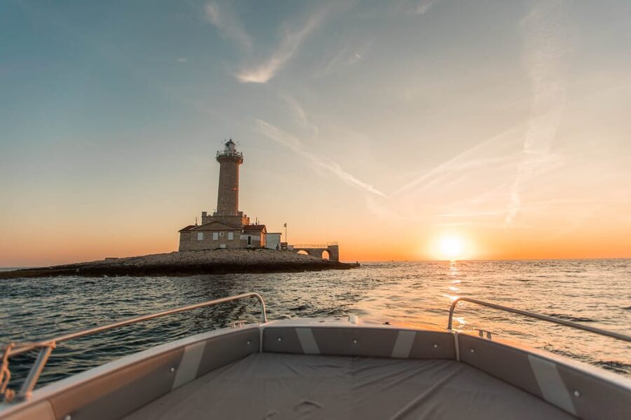 Medulin: Sunset on Speedboat with Lighthouse and Wine - Istrian wine on board