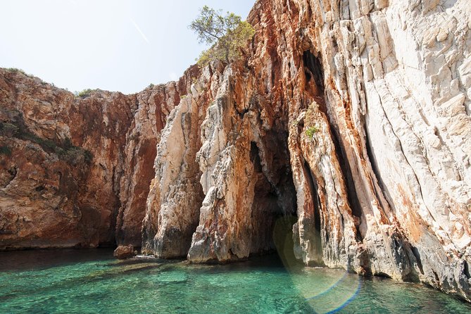 Mesmerizing Hvar speed boat tour with optional wine tasting - Is $659.41 a fair price for the boat?