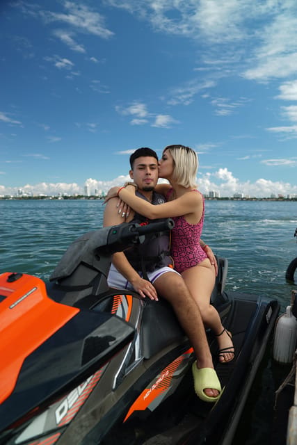 Miami: Jet Ski Adventure with Complimentary Speed Boat Ride - A 15-minute cruise past Miami Beach mansions