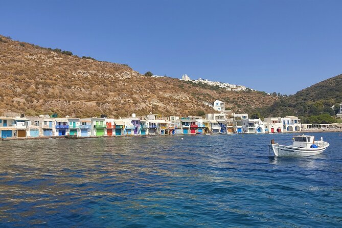 Milos: Half-Day Speedboat Cruise to Kleftiko with snorkeling tour - Food, drinks and the onboard rhythm