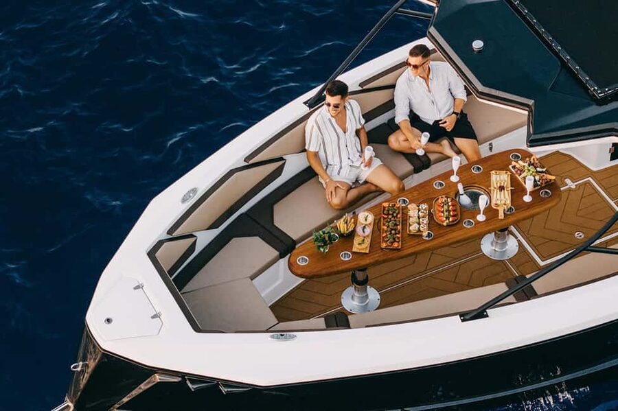 ❖ Milos: Private Speedboat Tour—Kleftiko Sarakiniko Poliegos - Key points at a glance