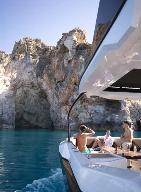 ❖ Milos: Private Speedboat Tour—Kleftiko Sarakiniko Poliegos - Who should book this cruise