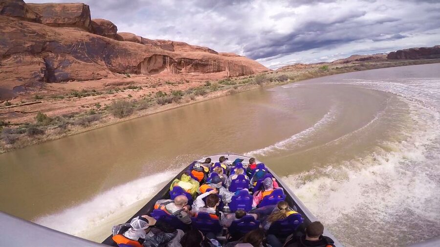 Moab: 1-Hour Colorado River Speed Boat Tour - The first 30 minutes: leaving the dock for the rapids