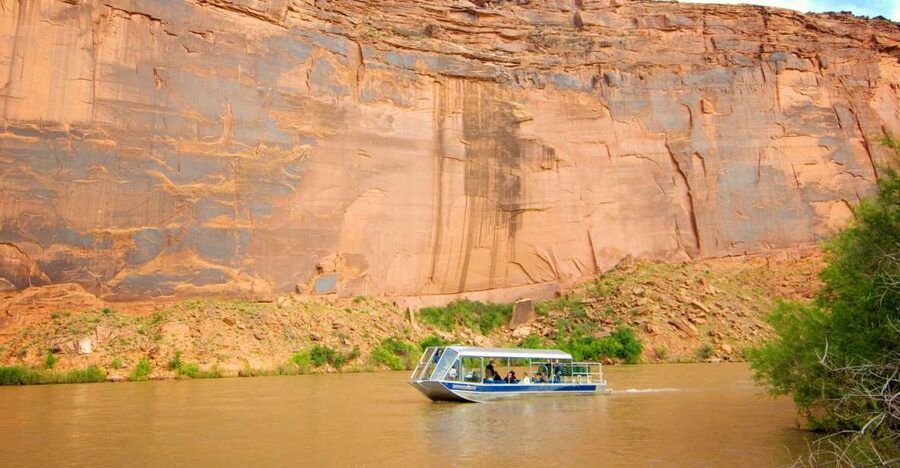 Moab: 3-Hour Jet Boat Tour to Dead Horse Point State Park - Petroglyphs and Jug Handle Arch