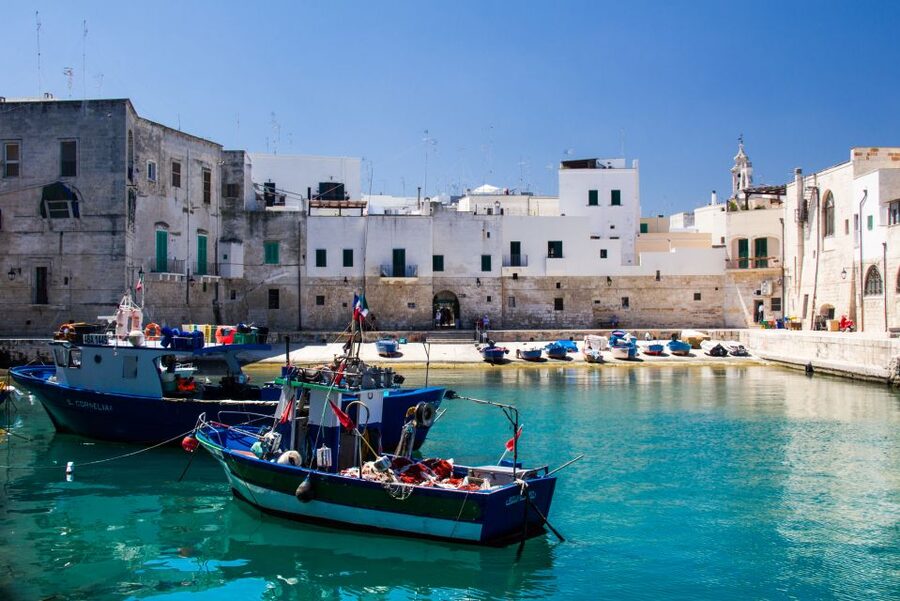 Monopoli: Private Sightseeing Speedboat Tour with Champagne - The named caves and quieter coastal stops