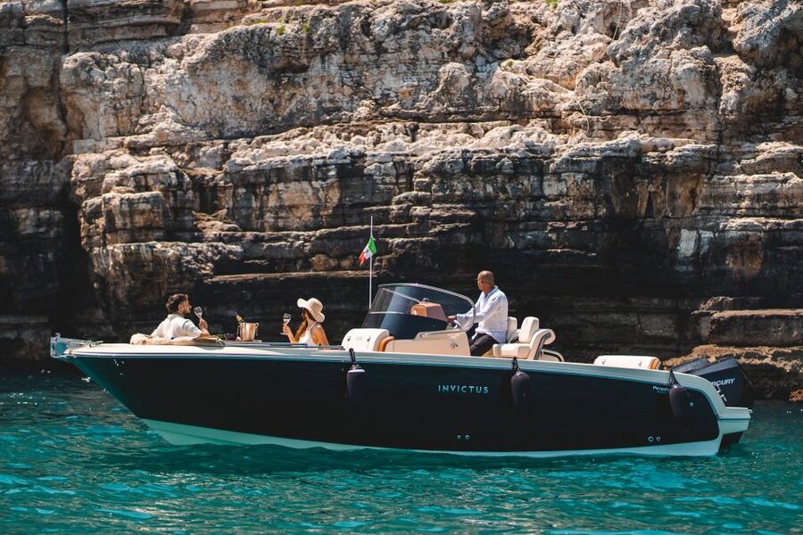 Monopoli: Private Sightseeing Speedboat Tour with Champagne - Champagne, snacks, and custom food packages
