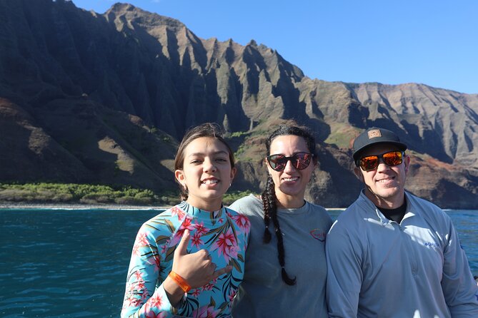 Nā Pali Coast Zodiac Raft Sea Caves Expedition on Kauai - Timing, parking, and cancellation details
