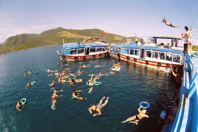 Nha Trang: 3-Island Tour with Lunch and Speedboat Ride - 3:30 PM, return to Nha Trang