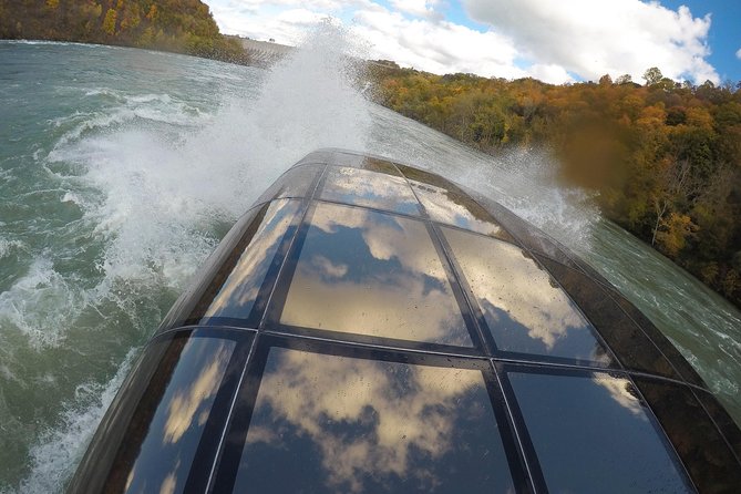 Niagara CANADA, Domed (Dry) Jet Boat Tour - What this jet boat tour actually shows you