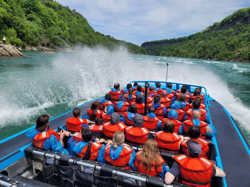 Niagara Falls USA: 45-Minute Jet-Boat Tour on Niagara River - Clothing, cameras, and the wet reality