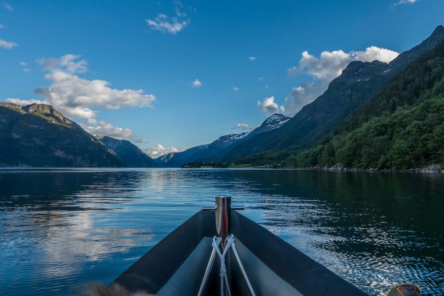 Odda: RIB Boat Tour on the Hardangerfjord - Why the guide matters so much
