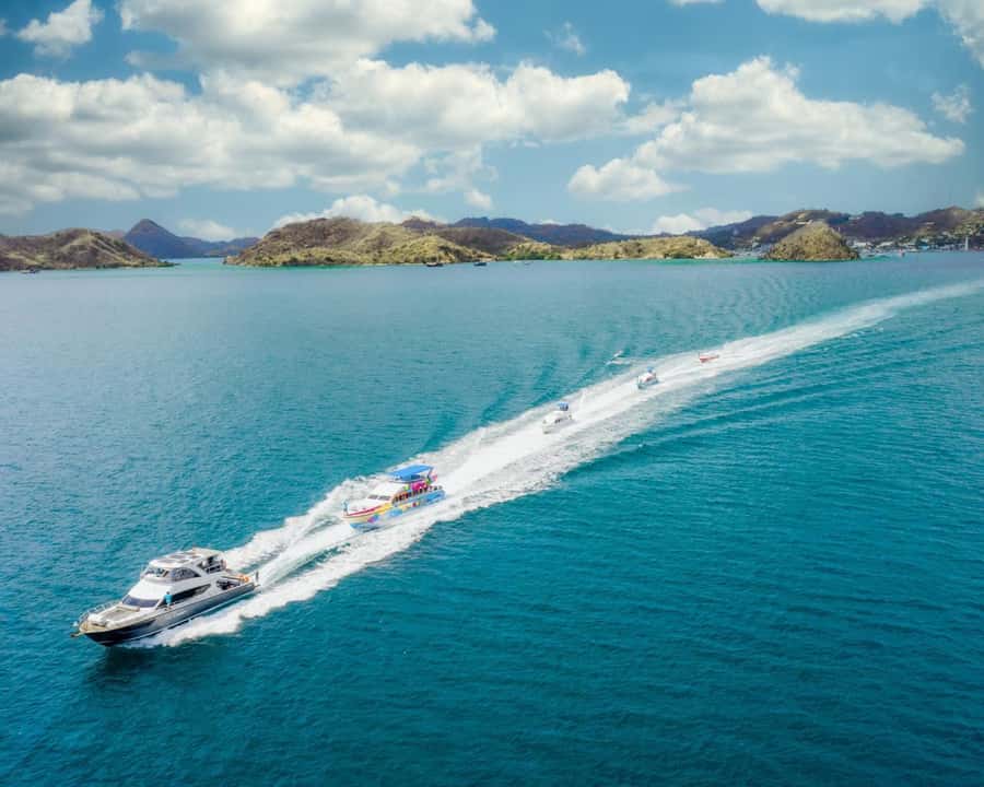One-Day Komodo Tour By Speedboat - Kanawa Island and the final swim